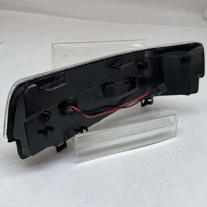Right Rearview Mirror Turn Signal Indicator Repeater Lamp