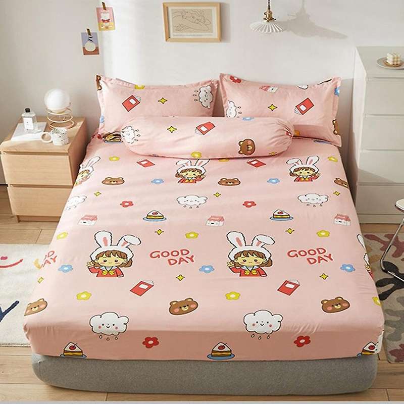 One-piece Bedspread Non-slip Fixed Mattress Cover Cover Strawberry