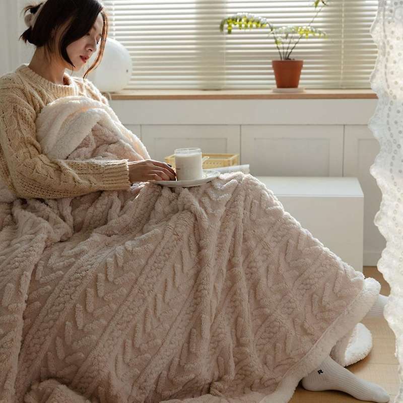 Twist Pattern Fleece Fur Blanket Warm Winter Blanket Beige