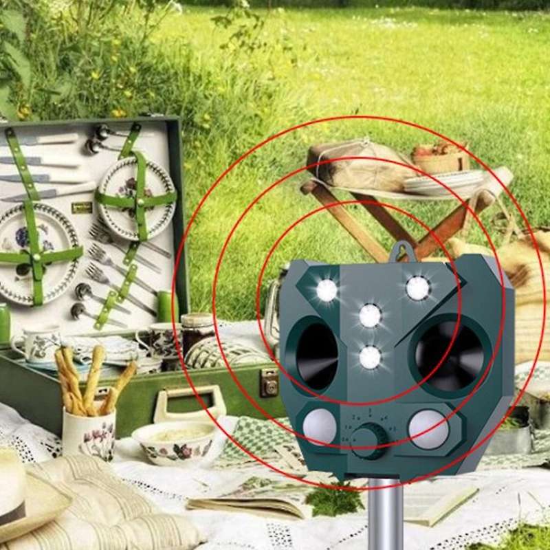 Outdoor Ultrasonic Animal Repellent Solar Powered Pigeon Scarer