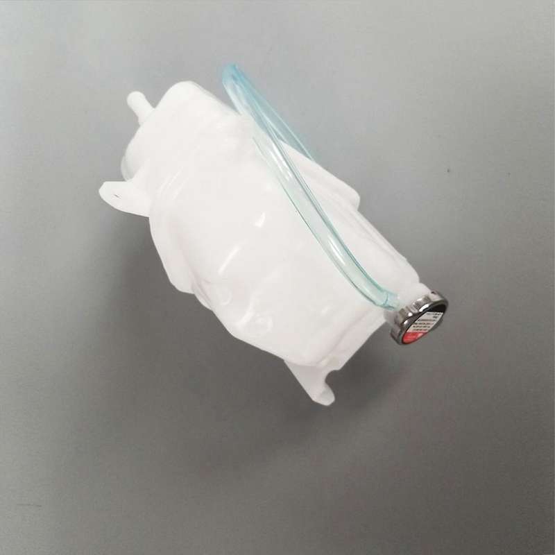 For Mitsubishi L 400 / Space Gear 1995-2005 Coolant Expansion Tank