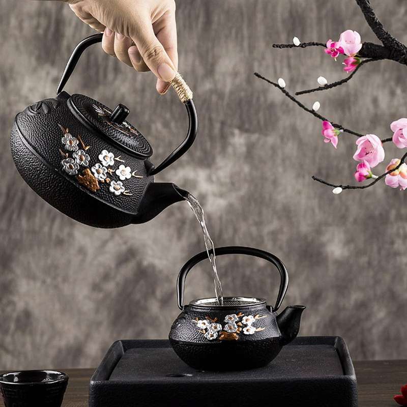 800ml Teapot with Infuser Strainer Plum Blossom Cast Iron Tea Kettle