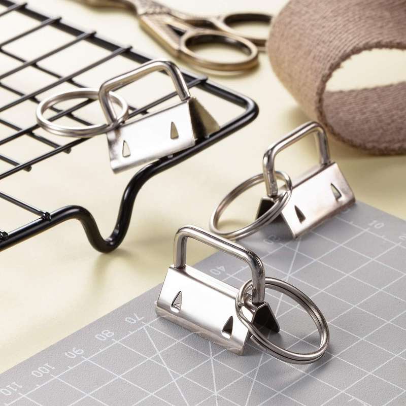 200 Pcs Key Chain Hardware Bracelet with Key Ring Hardware Tail Clip