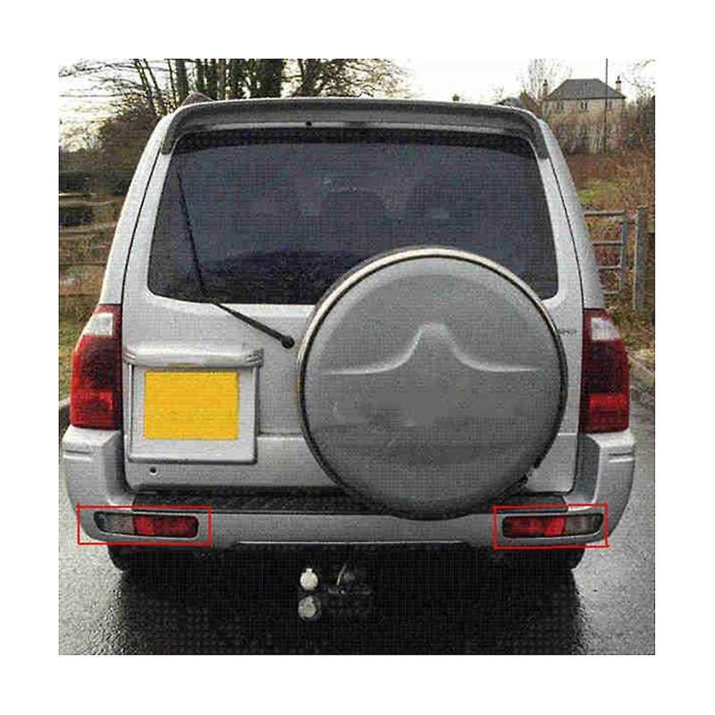 Car Left Rear Bumper Fog Light Parking Warning Light Reflector Taillights for Montero V73 V77 02-06