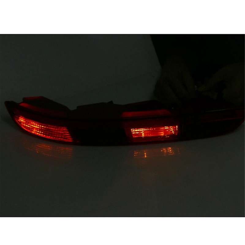 Car Rear Bumper Tail Light Reverse Lamp Red with Bulbs for Q3 2016-2018 8u0945096b 8u0945095b 8ud94
