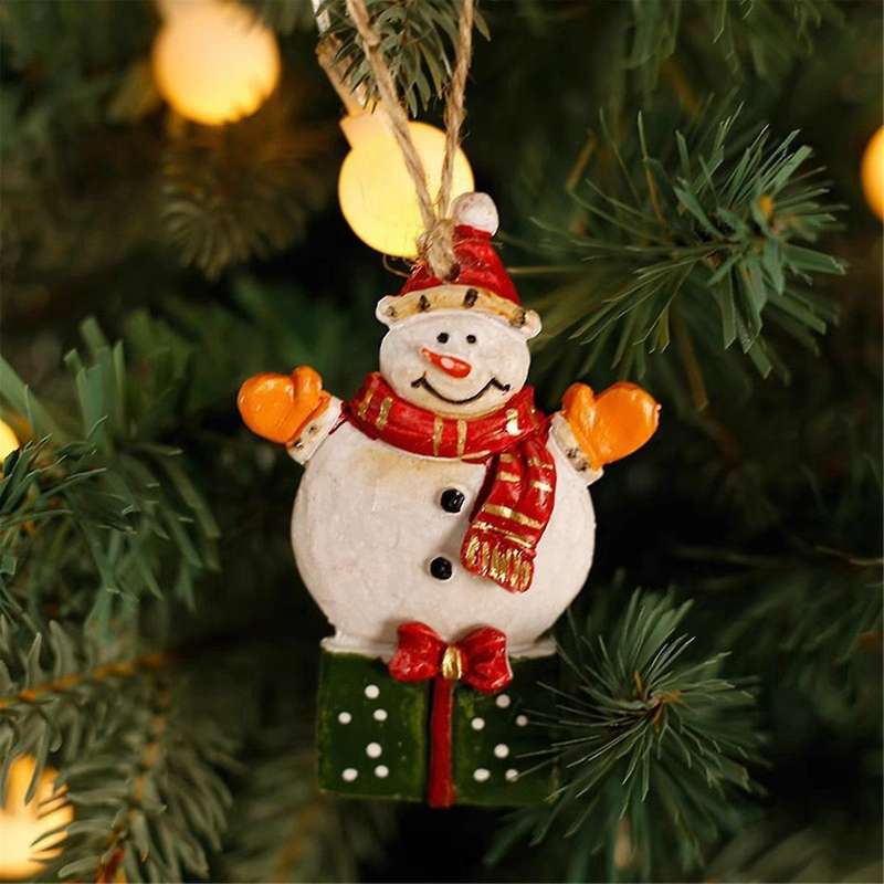 Christmas Resin Small Pendant Christmas Tree Pendant Ornaments Christmas Scene Layout Retro Handmade
