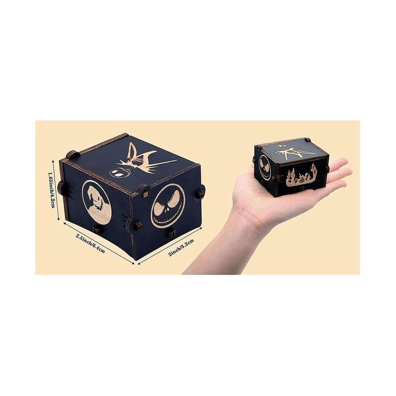 Wooden Engraved Christmas/halloween Hand-cranked Musical Box, Playing Melody This Is Halloween Musi