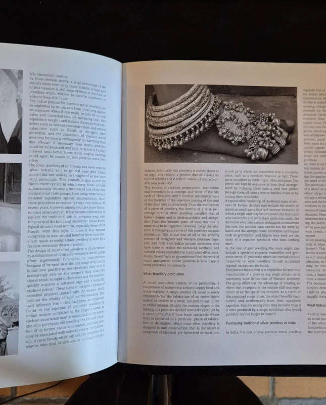 Ethnic Jewellery: From Africa, Asia and Pacific Islands  RenévanderStar (photographs by Michiel
