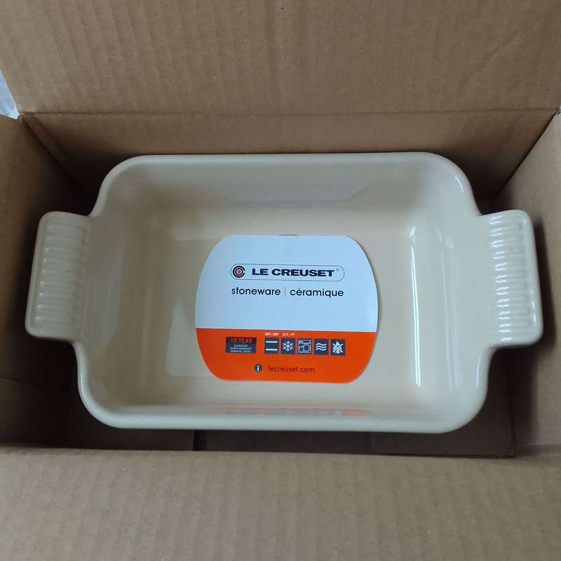 Le Creuset Stoneware range - 19CM Rectangle Square Dish