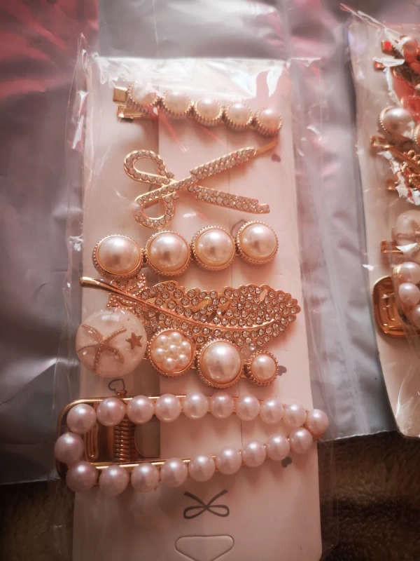 6 piece hair clips gold and white