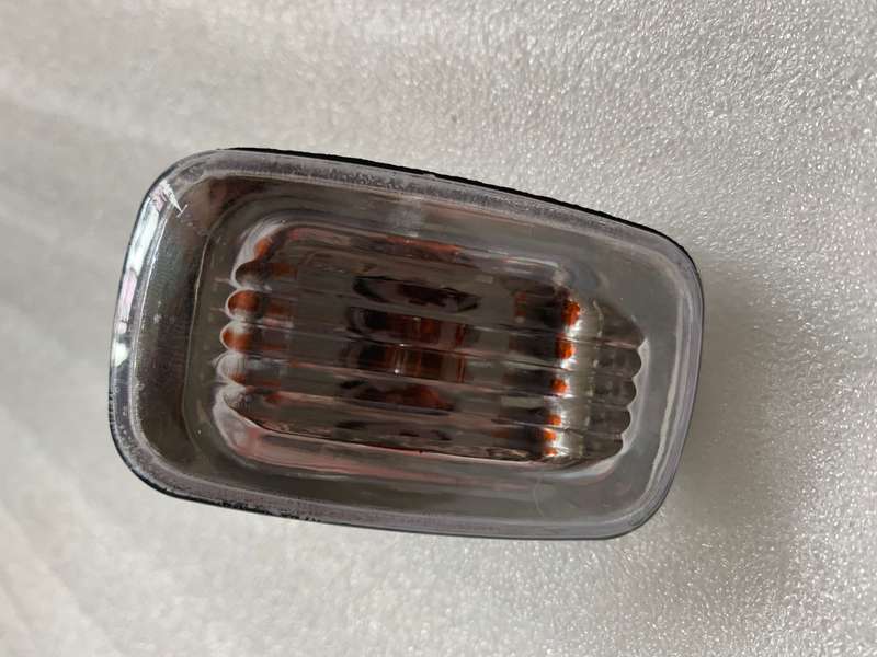 2pcs Car Side Marker Turn Light for Toyota Land Cruiser 70 80 100