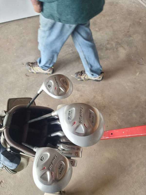 Golf cluclbs