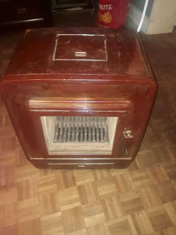 ANTIQUE RAYBURN NO 6 ANTRISITE ROOM HEATER, SOLID IRON - GOOD CONDITION - PLEASE READ INFO BELOW