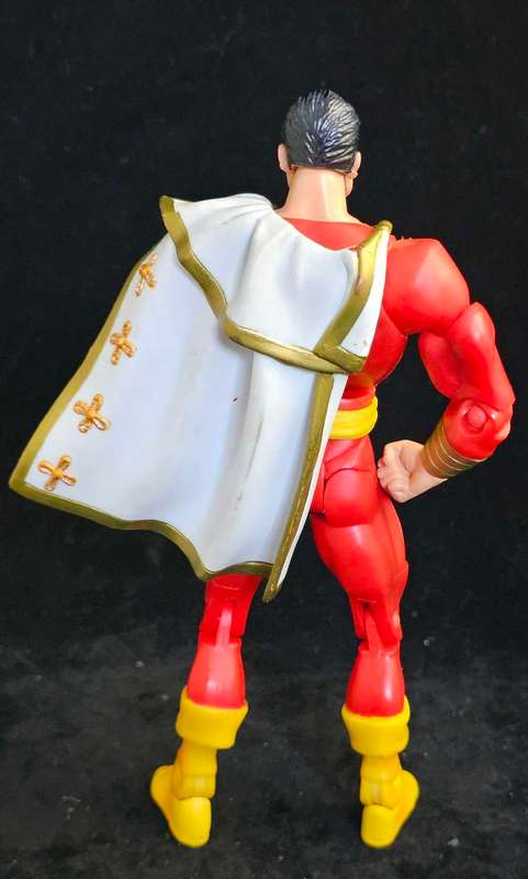 Mattel DC Universe Classics Captain Marvel (Shazam)