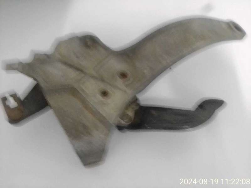 MERCEDES-BENZ HAND BRAKE RELEASE HANDLE. 2024270136