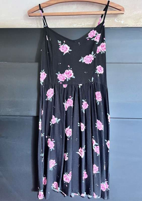 Summer H&M viscose black roses dress - size 8