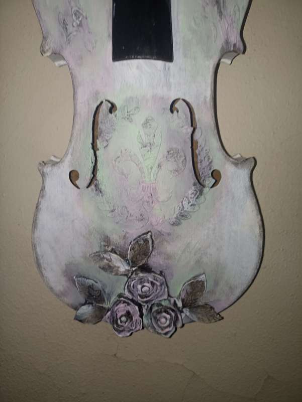 Decorated violin