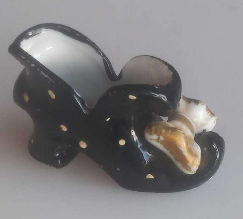 Small shoe ornament