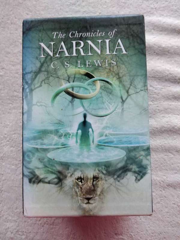 C. S. Lewis The Chronicles of NARNIA box set