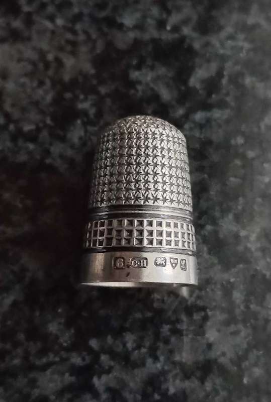 Vintage metal/silver thimbles