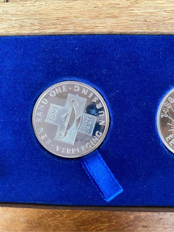 Bid per coin to take all - Very rare complete Proof R1 coin set not to be missed