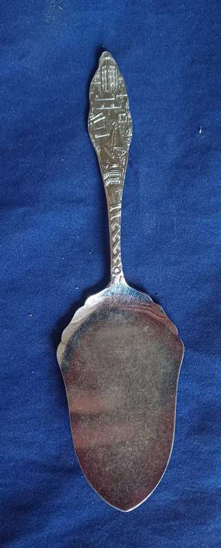 Elwezetta cake lifter