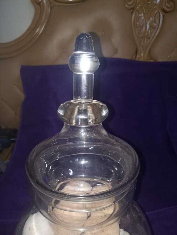 Wow  glass container with bath balls
