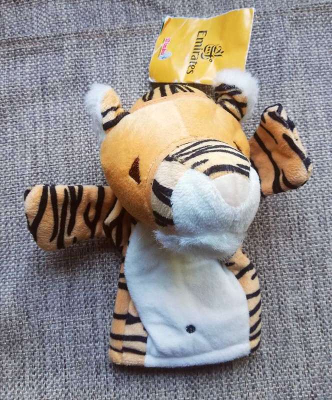 Rani the Tiger in Asia. Plush hand puppet from Emirates. 22cm.
