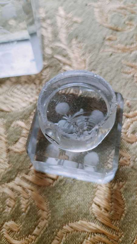 Etched Crystal Inkwell with lid