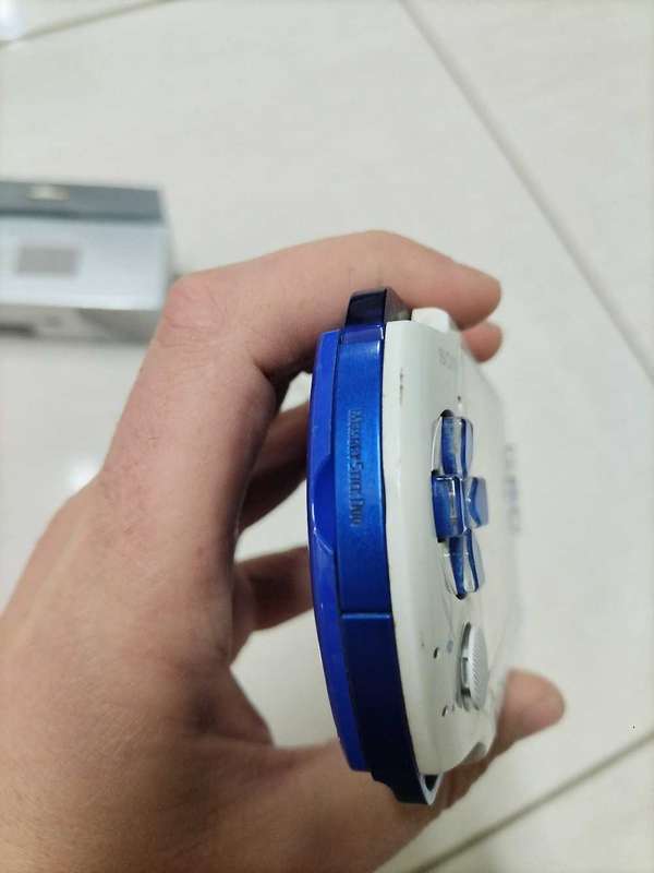 PSP 3000 limited edition JAPAN ONLY white on blue