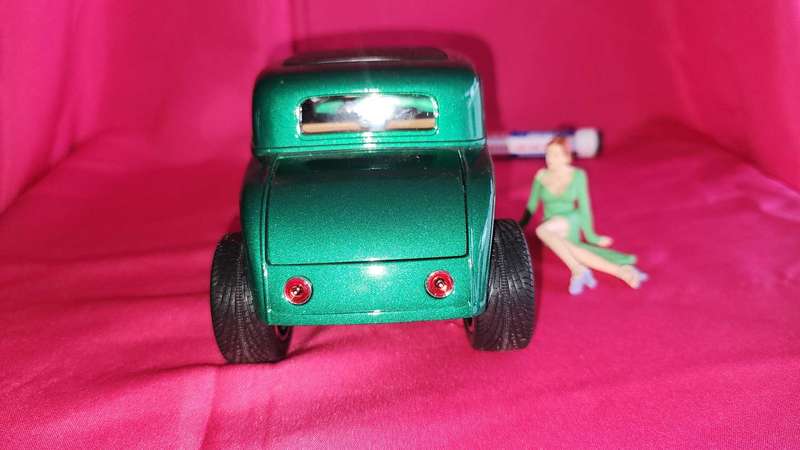 Hot / Street Rod (1:18)