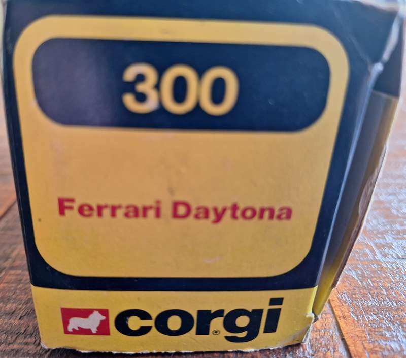 Corgi Ferrari Daytona 300