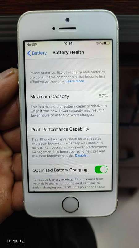 Apple iPhone SE 1st gen 32GB SILVER (Pre Owned)
