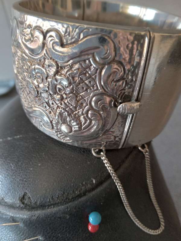 Large Vintage Hallmarked Silver Hinge Bangle