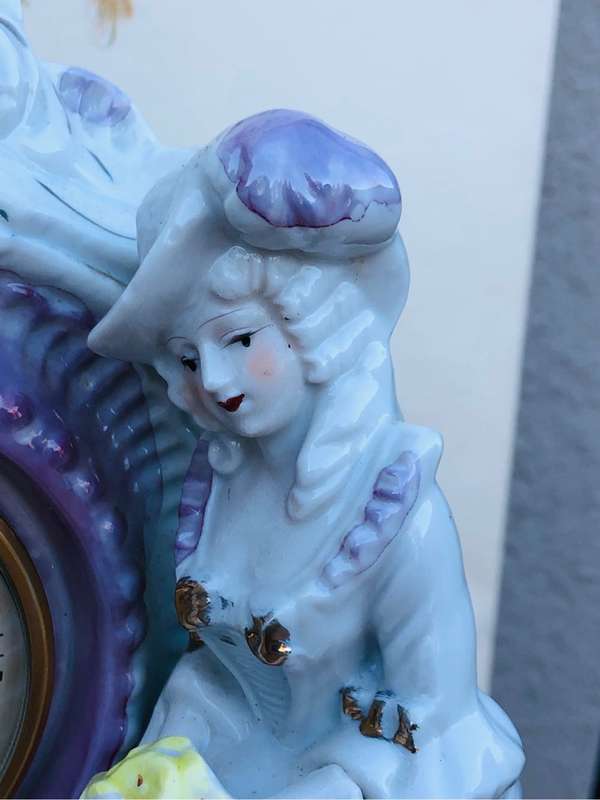 Stunning ceramic clock with a quartz movement