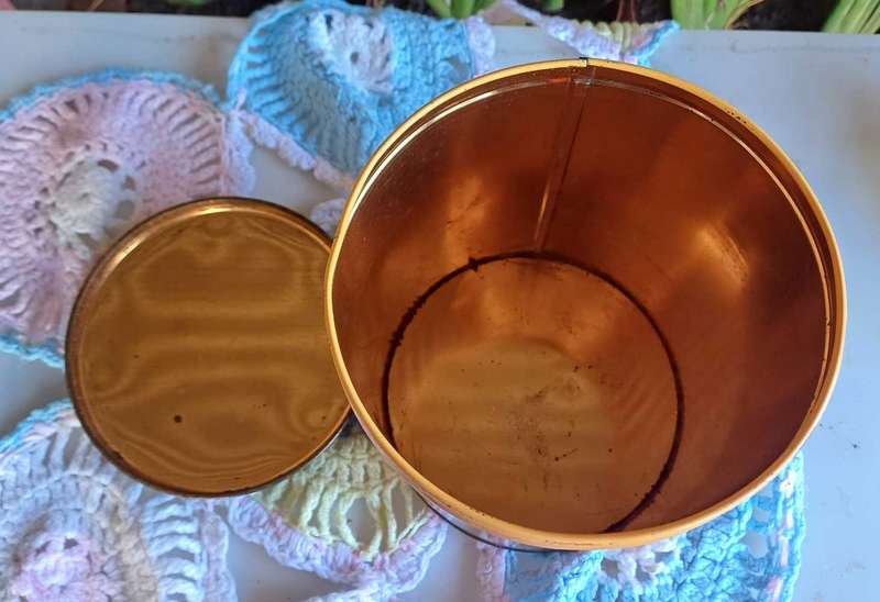Vintage tin