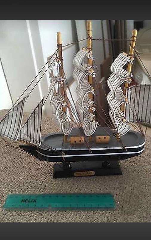 Showpiece model boat