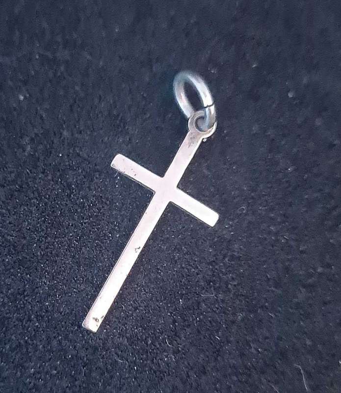 Silver cross pendant