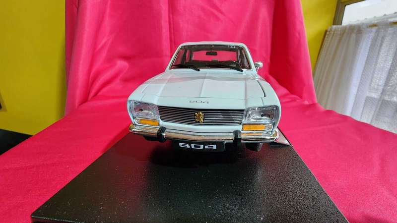 Peugeot 504 (Welly 1:18)