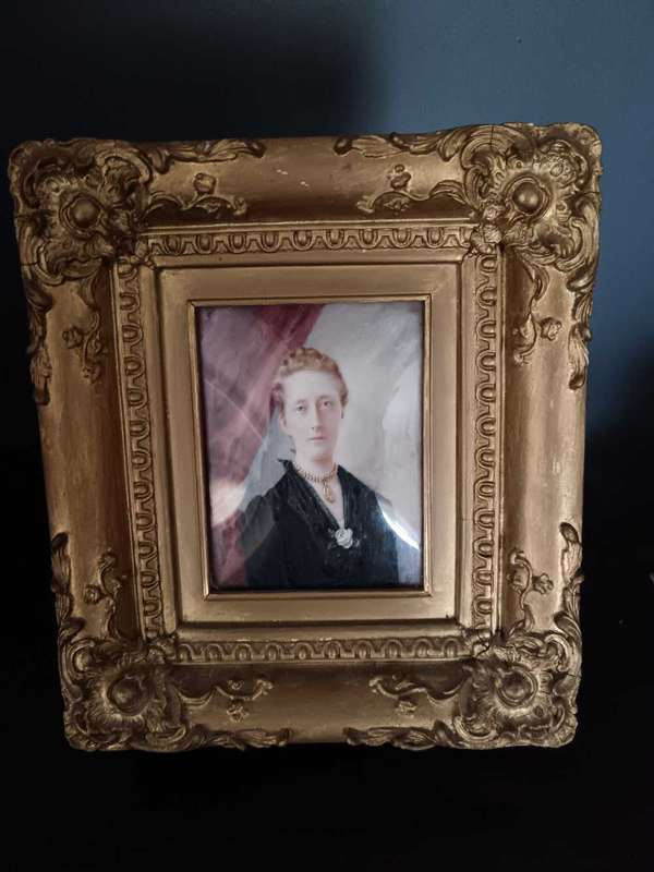 Ornately Framed Minature Painting of a Woman