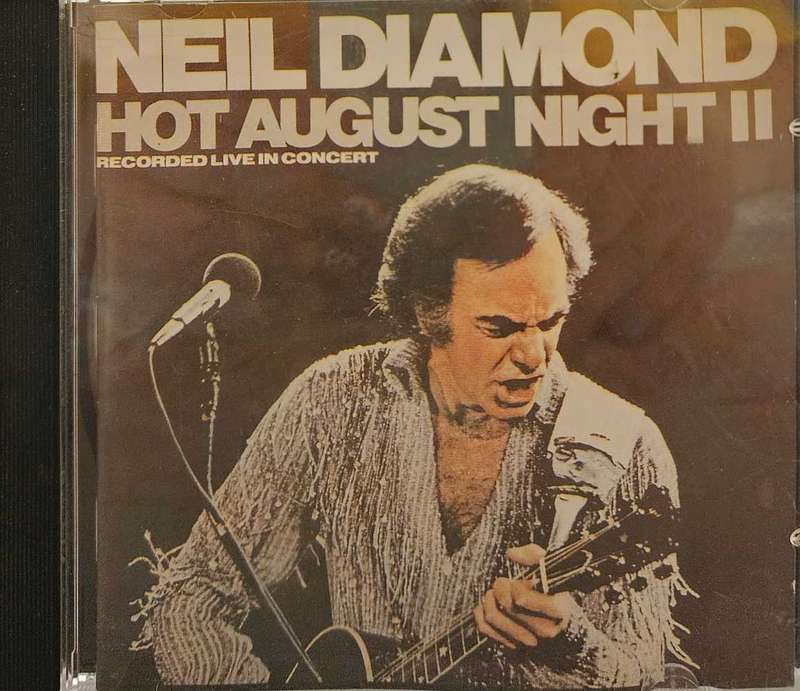 Neil Diamond Hot August Night II.    1034