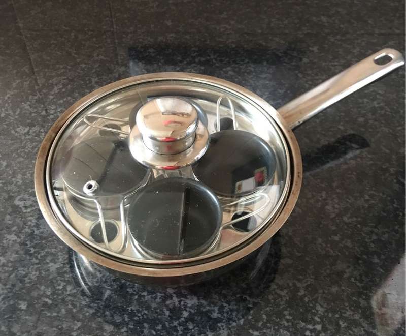 Egg poaching pan