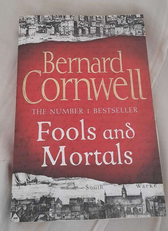 Fools and Mortals-Bernard Cornwell
