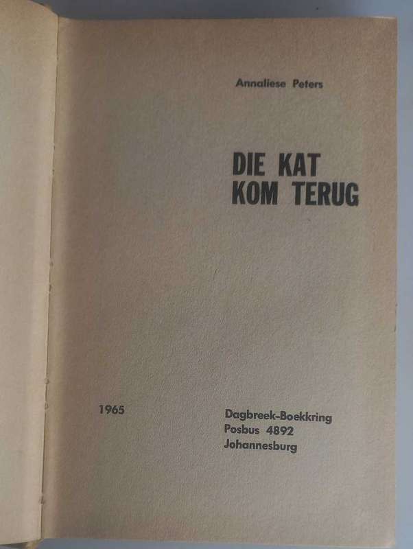 Die kat kom terug deur Annaliese Peters