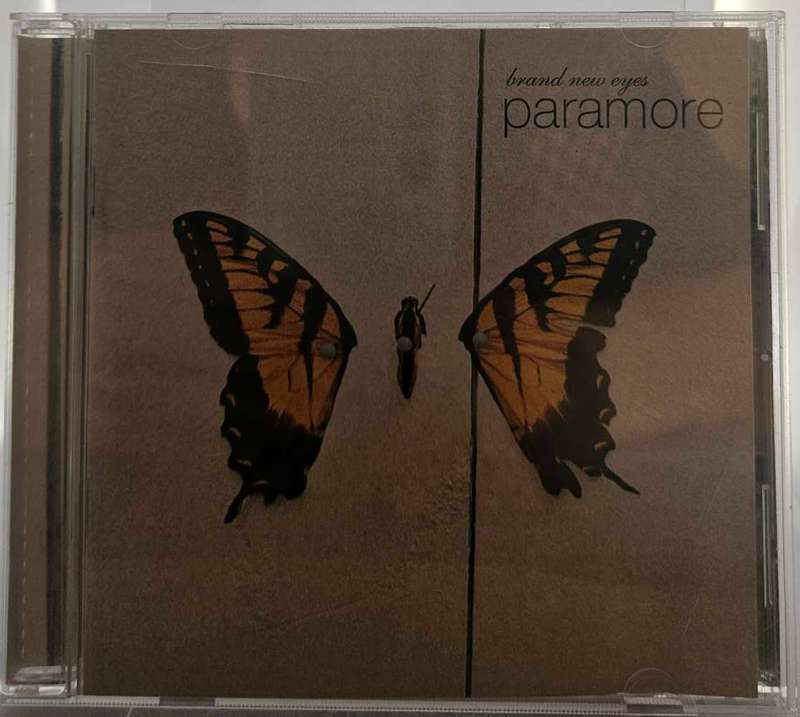 Brand new eyes PARAMORE 1581