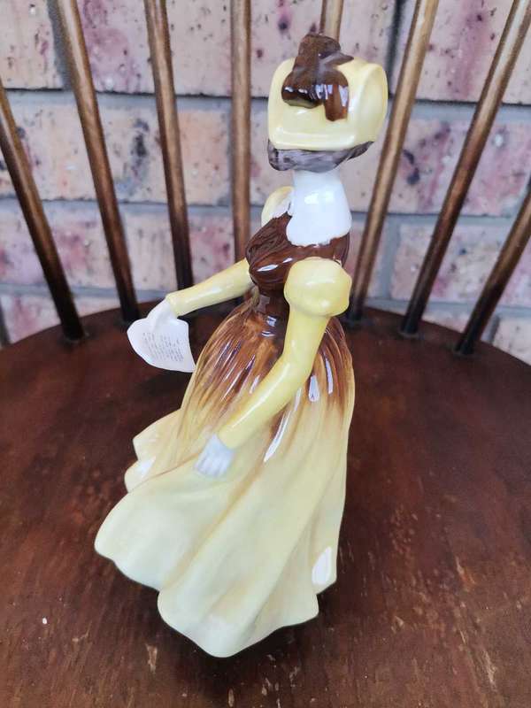 Coalport figurine - Letter from a lover
