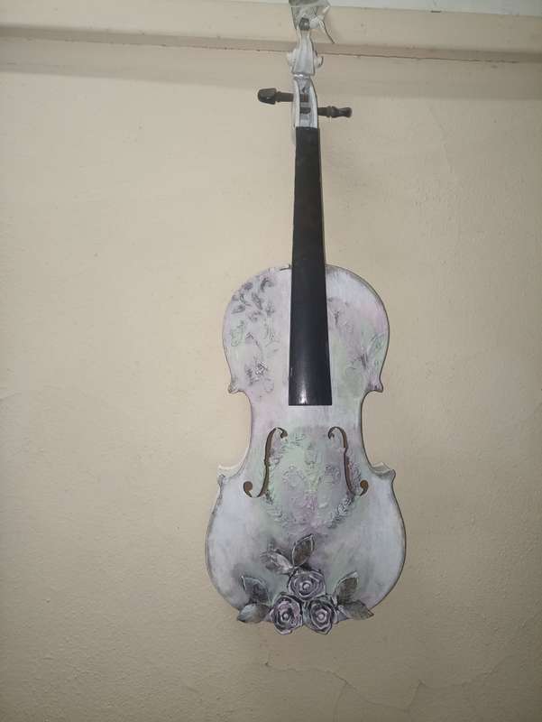 Decorated violin