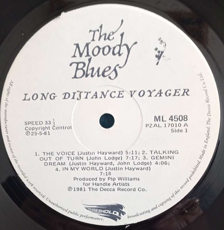 THE MOODY BLUES - LONG DISTANCE VOYAGER LP VINYL RECORD