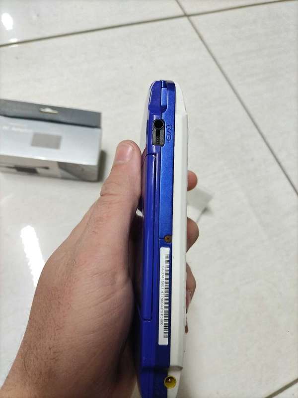 PSP 3000 limited edition JAPAN ONLY white on blue