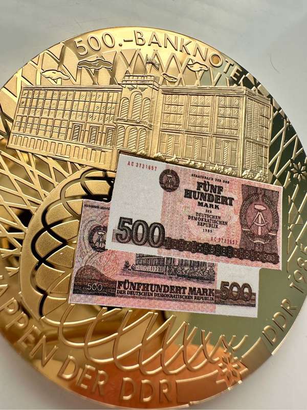 RARE 50MM TOP MEDAL - 500 DDR MARK 1985 - WITH CERTIFICATE AND SEALED